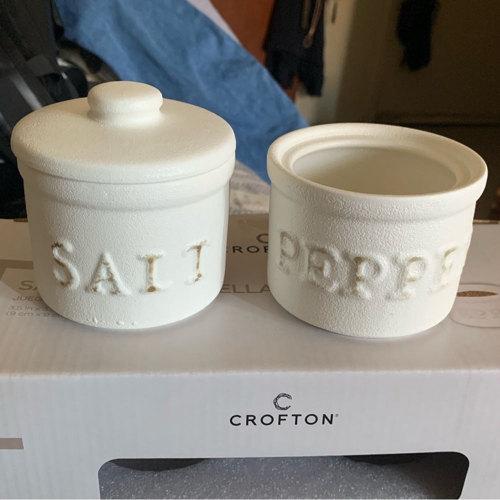 Crofton White Ceramic Salt & Pepper Cellars Set